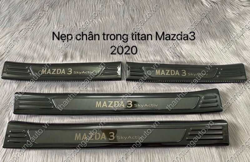 Nẹp bước chân trong titan cho mazda3 2020
