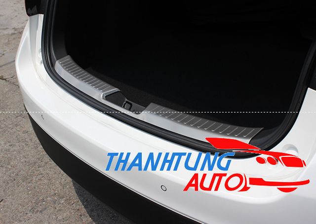 Nẹp chống xước cốp cho Mazda 3-2015 hatchback ( phần nhựa )