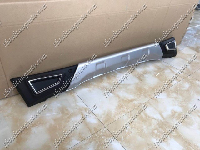 Lip sau chia 2 bô cho hyundai i10 hatchback 2017-2018