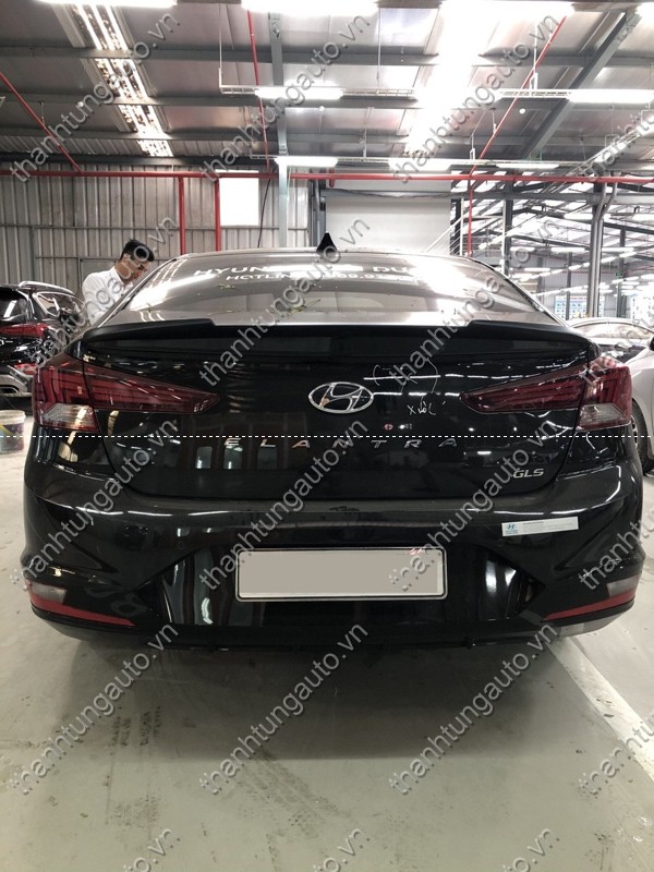 Đuôi gió thấp cho xe Camry 2019