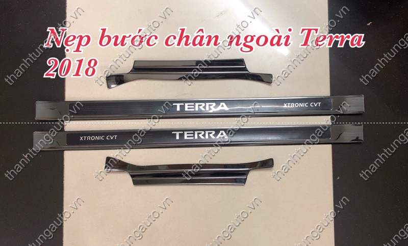 Nẹp bước chân ngoài titan cho xe Terra