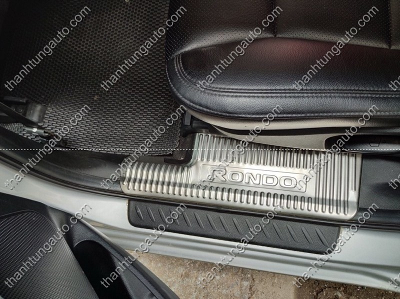 Nẹp bước chân trong cho xe Kia Rondo