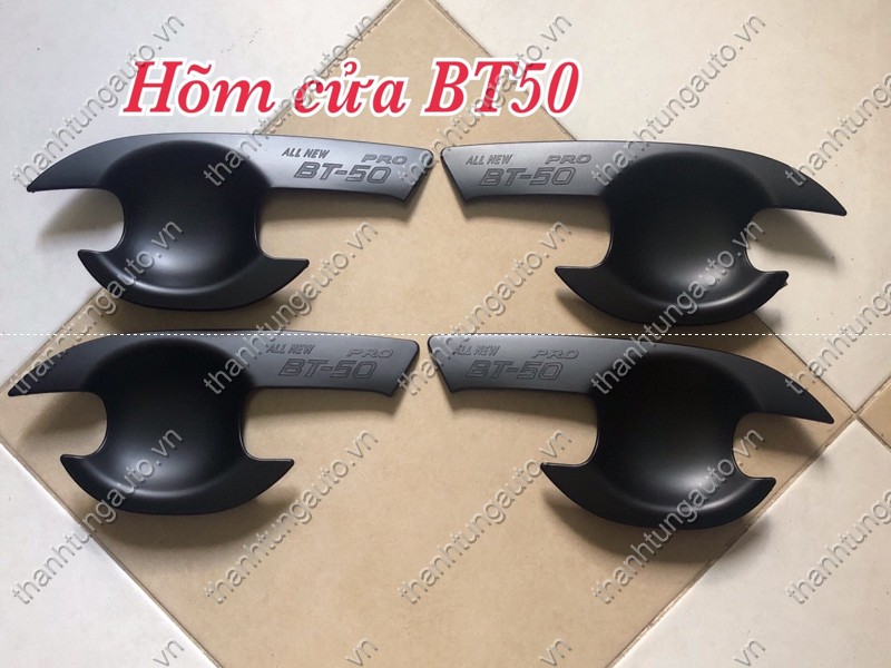 ỐP hõm tay cửa màu đen cho xe Mazda BT50
