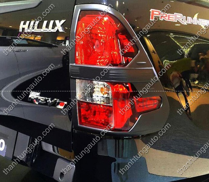 Viền đèn hậu cho xe Hilux 2014-2016 màu đen