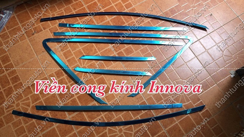 Nẹp viền khung kính cho xe innova 2016-2019
