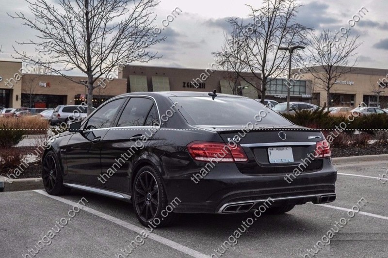 Lip chia pô cho Mercedes E Class W212  E63 AMG-S  2013-2016 