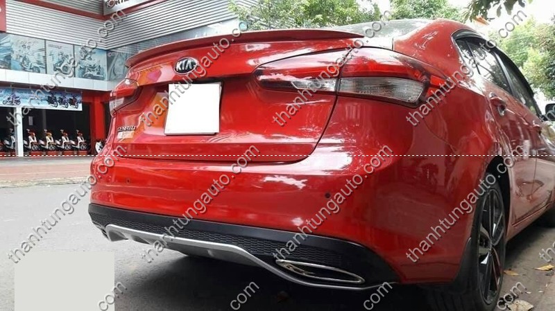 Lip sau chia  pô cho Kia Cerato 2016-2018 mẫu Mercedes