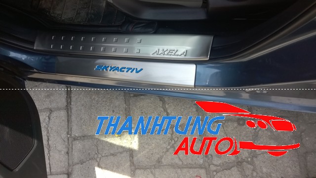 Nẹp bước chân không đèn mẫu Skyactiv cho mazda3 2015