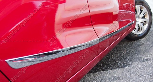 Nẹp sườn xi mạ cho xe Mazda2 2015-2017