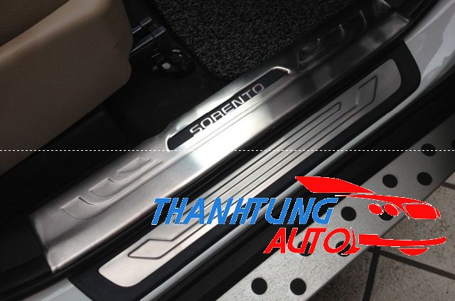 Nẹp bước chân chống xước phần nhựa cho Kia Sorento 2014-2017