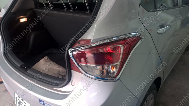 Ốp viền đèn hậu xi mạ cho xe i10