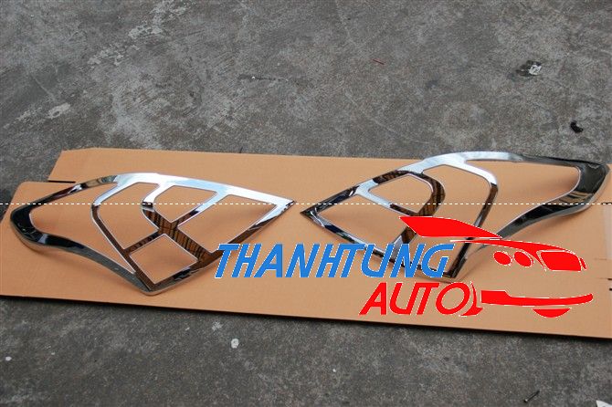 Viền đèn hậu xi mạ cho xe nissan Sunny