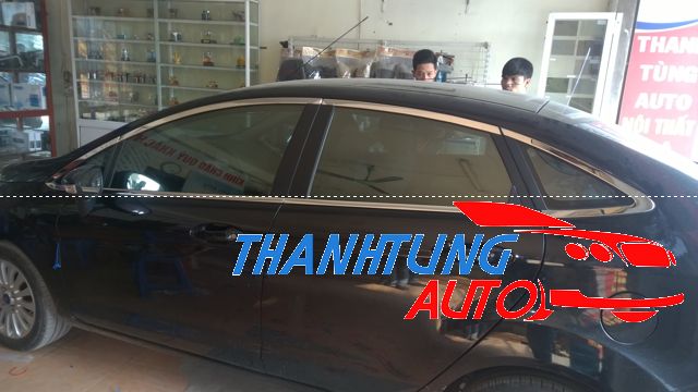 Nẹp chân kính, viền khung kính cho xe Fiesta sedan 2011 - 2017 