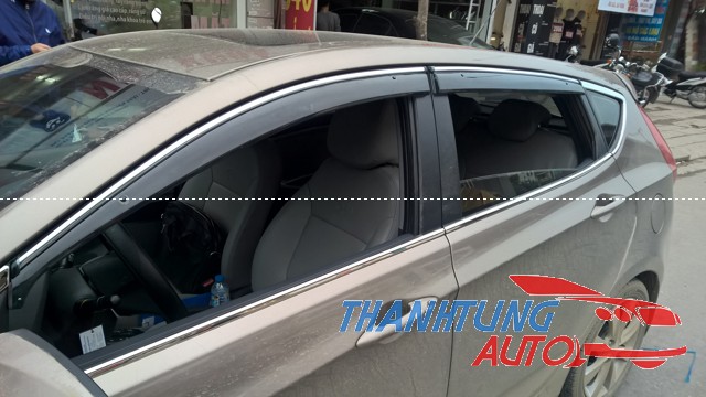 Vè che mưa chỉ mạ cao cấp cho xe Accent hatchback