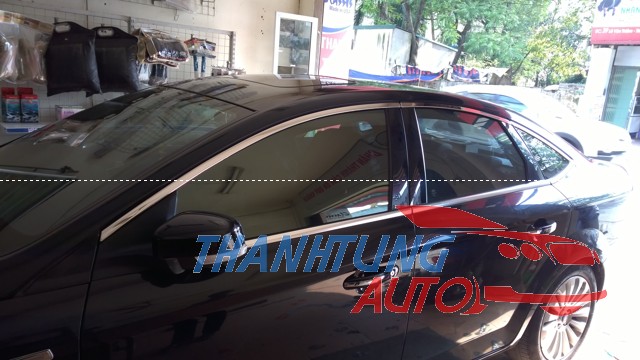 Nẹp inox viền cong kính cho Mondeo 2011-2013