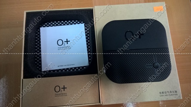 Máy khử mùi cho oto Carmate