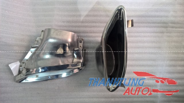 Chụp đuôi pô theo xe Mercedes C-class 2015